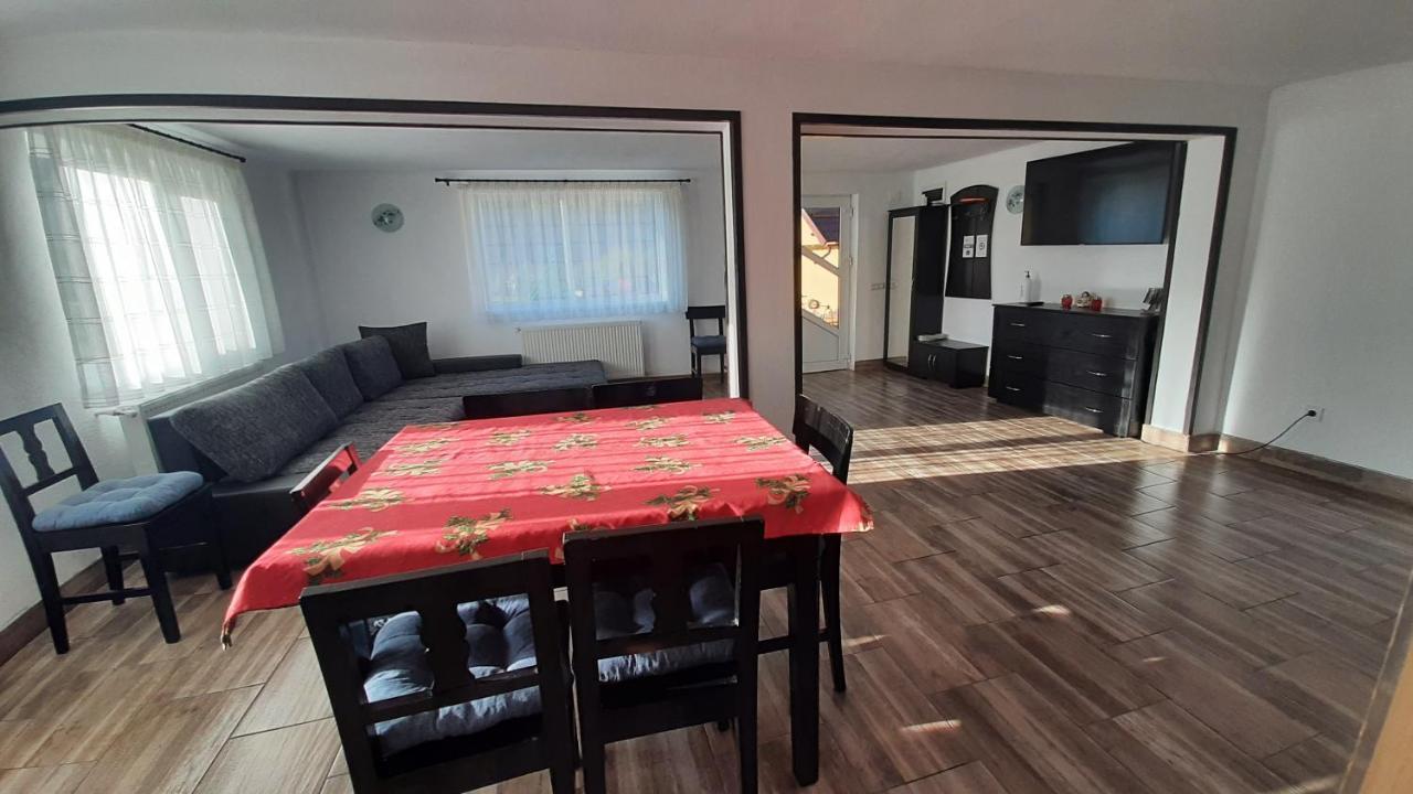 Casa In Curte La Zavate *
